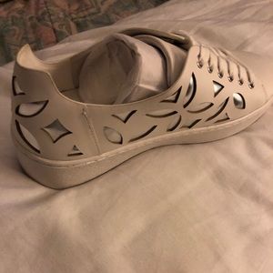 Michael Kors Mimi Perforated Sneaker White/Silver